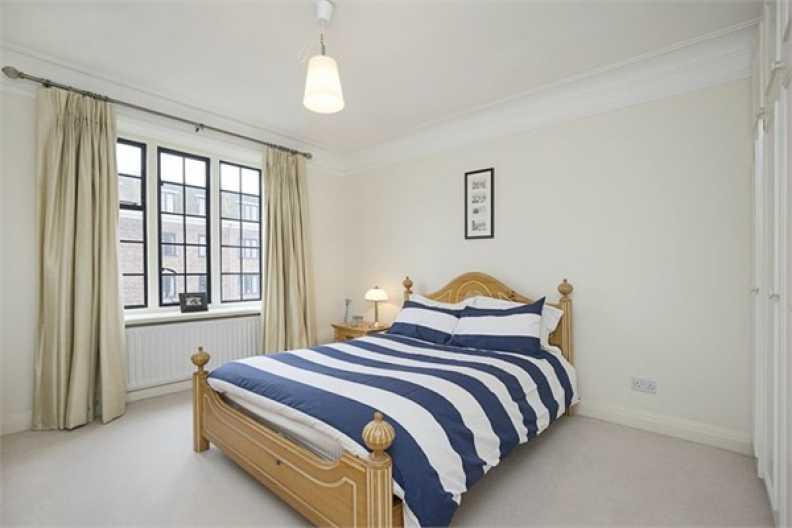 3 bedrooms apartments/flats to sale in Manor Fields, London-image 5
