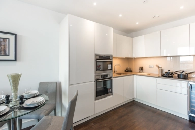 Hebden Place, Nine Elms - SW8 view 3