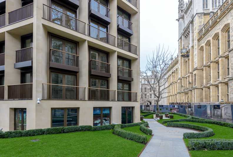 1 bedroom apartments/flats to sale in Fetter Lane, Holborn-image 2