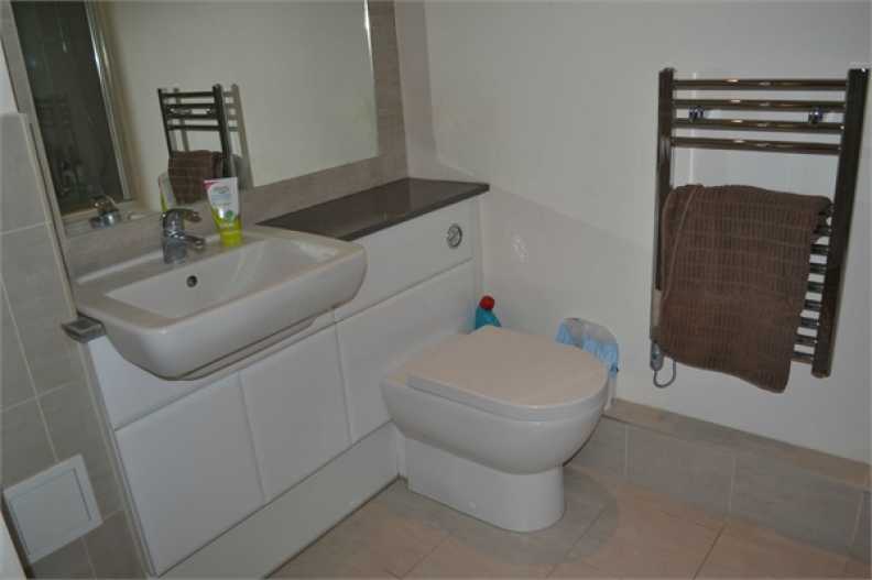 2 bedrooms apartments/flats to sale in Aerodrome Road, Beaufort Park, London-image 6