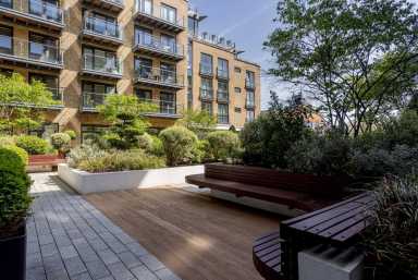 Kew Bridge Road, Brentford - TW8 view 9