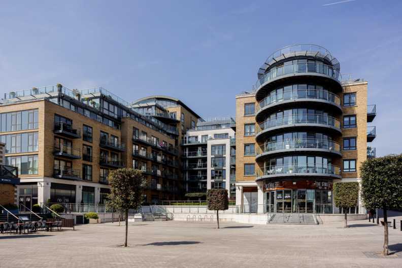 2 bedrooms apartments/flats to sale in Kew Bridge Road, Brentford-image 1