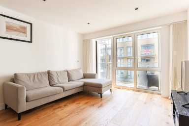 Kew Bridge Road, Brentford - TW8 view 3