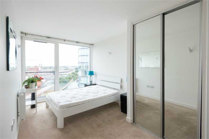 2 bedrooms apartments/flats to sale in Station Approach, Hayes, Greater London-image 2