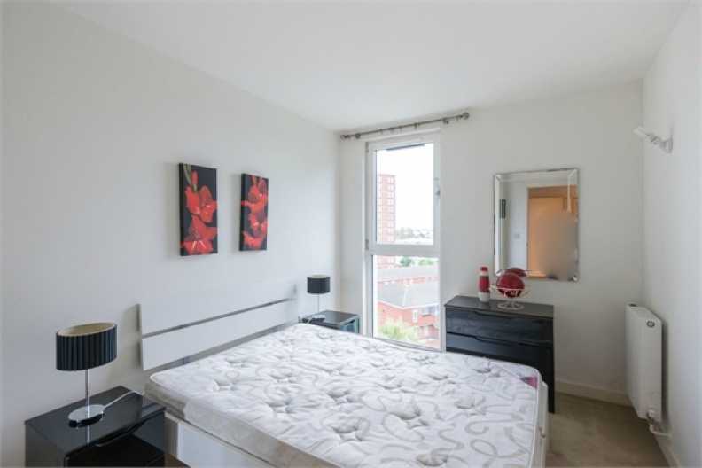 2 bedrooms apartments/flats to sale in Station Approach, Hayes, Greater London-image 3