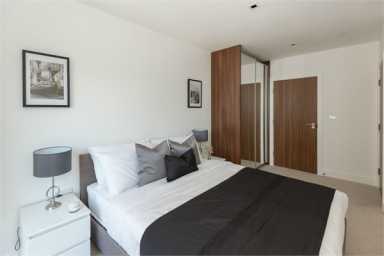 Longfield Avenue, Dickens Yard - W5 view 4