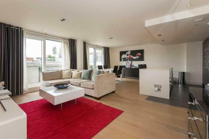 2 bedrooms apartments/flats to sale in Park Street-image 1