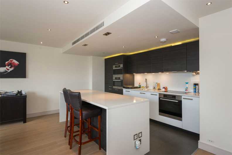2 bedrooms apartments/flats to sale in Park Street-image 2