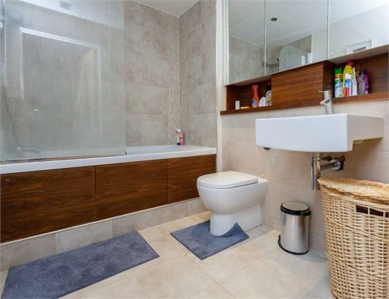 3 bedrooms apartments/flats to sale in Boulevard Drive, Beaufort Park, Colindale-image 5