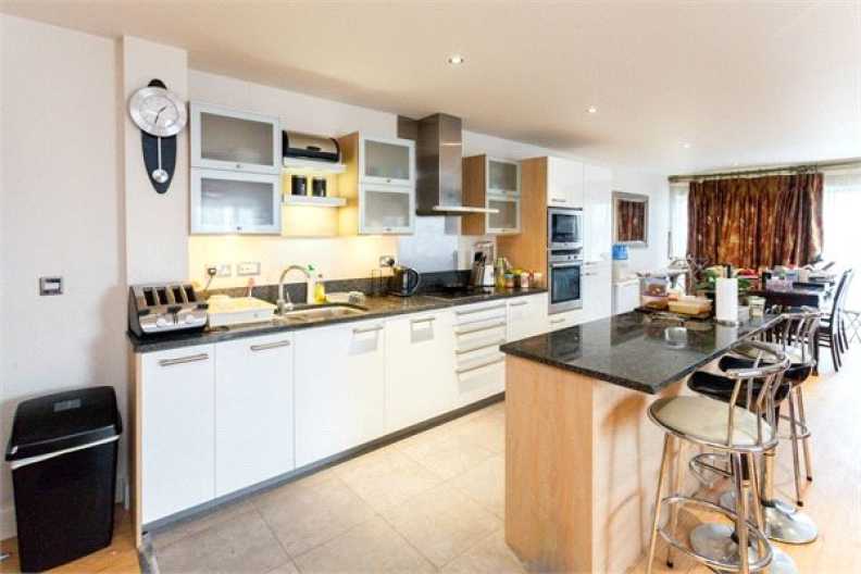 3 bedrooms apartments/flats to sale in Boulevard Drive, Beaufort Park, Colindale-image 3