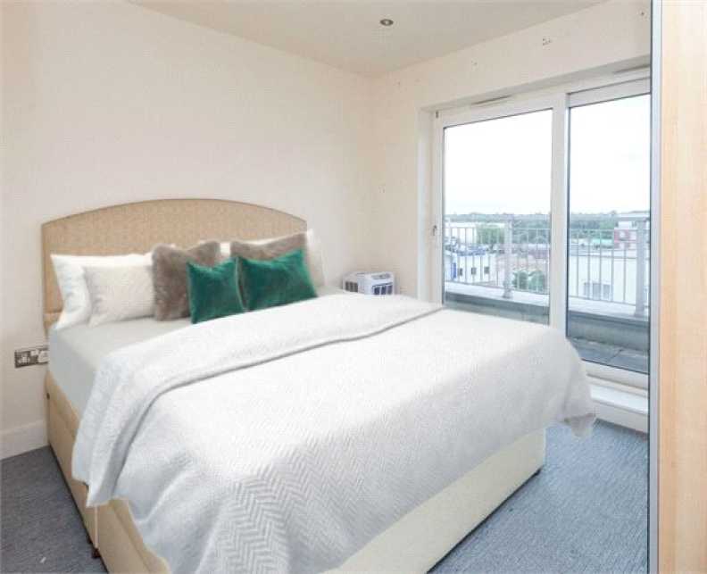 3 bedrooms apartments/flats to sale in Boulevard Drive, Beaufort Park, Colindale-image 6