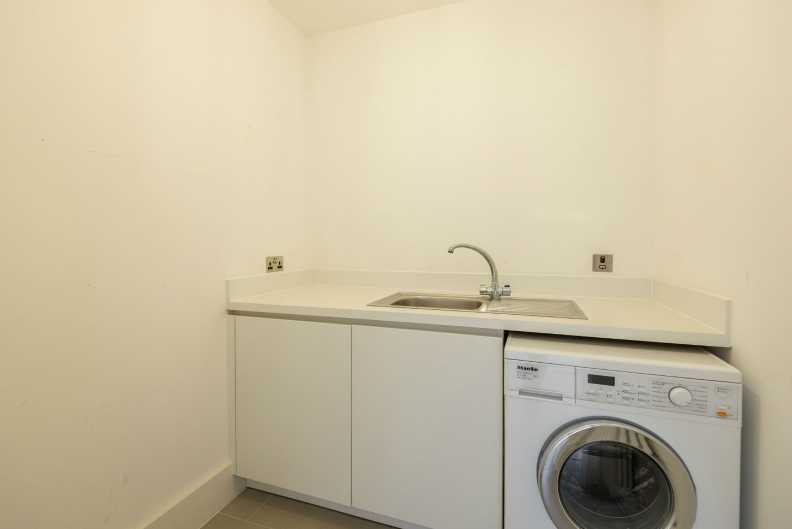 4 bedrooms apartments/flats to sale in Vitali Close, Putney-image 20