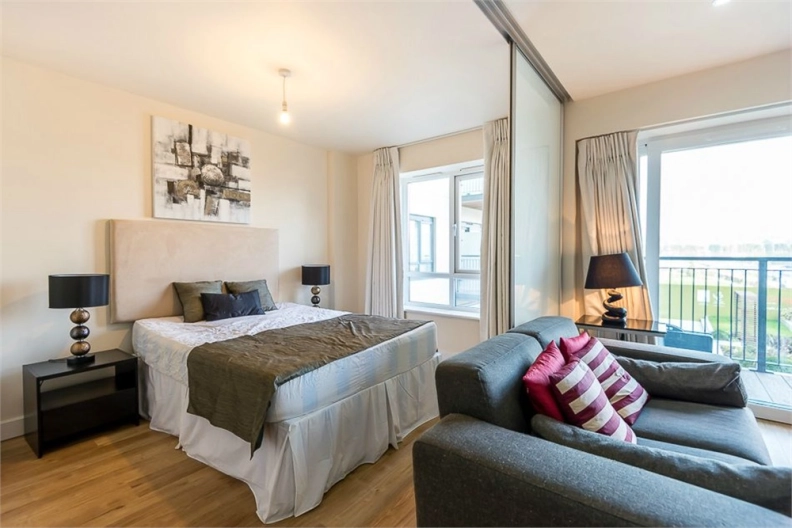 1 bedroom apartments/flats to sale in Boulevard Drive, Beaufort Park-image 1
