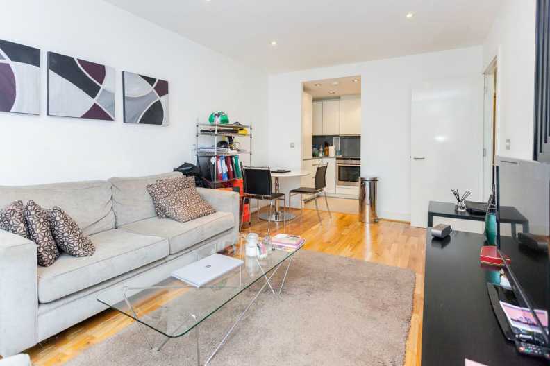 1 bedroom apartments/flats to sale in City Quarter, London-image 3