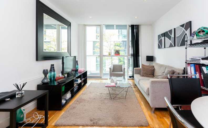 1 bedroom apartments/flats to sale in City Quarter, London-image 7