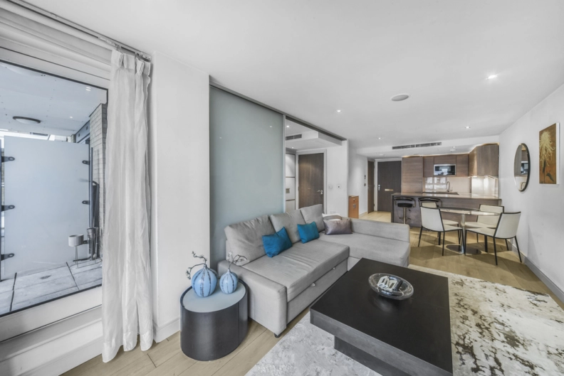 1 bedroom apartments/flats for sale in Townmead Road, Fulham - SW6 view 3