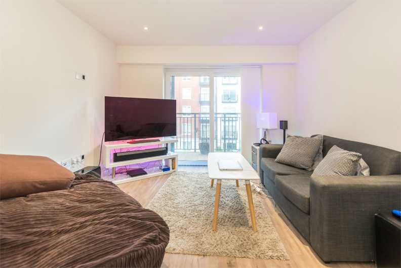 1 bedroom apartments/flats to sale in Golding House, 11 Beaufort Square, Colindale-image 3