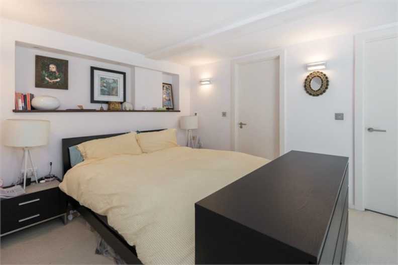 1 bedroom apartments/flats to sale in Augustas Lane, London-image 7