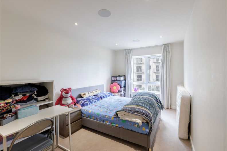 2 bedrooms apartments/flats for sale in Beaufort Square, Beaufort Park, Colindale - NW9 view 10