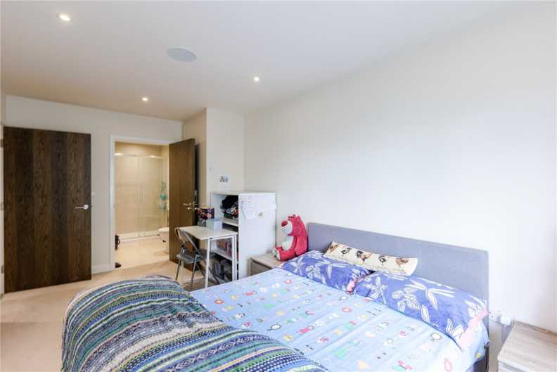 2 bedrooms apartments/flats for sale in Beaufort Square, Beaufort Park, Colindale - NW9 view 6