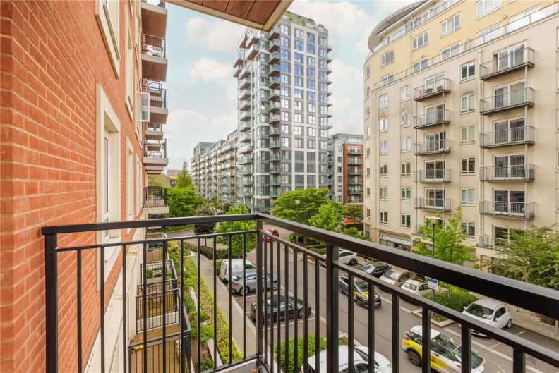 2 bedrooms apartments/flats for sale in Beaufort Square, Beaufort Park, Colindale - NW9 view 8
