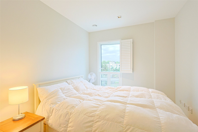 2 bedrooms apartments/flats to sale in Dickens Yard, Ealing-image 5