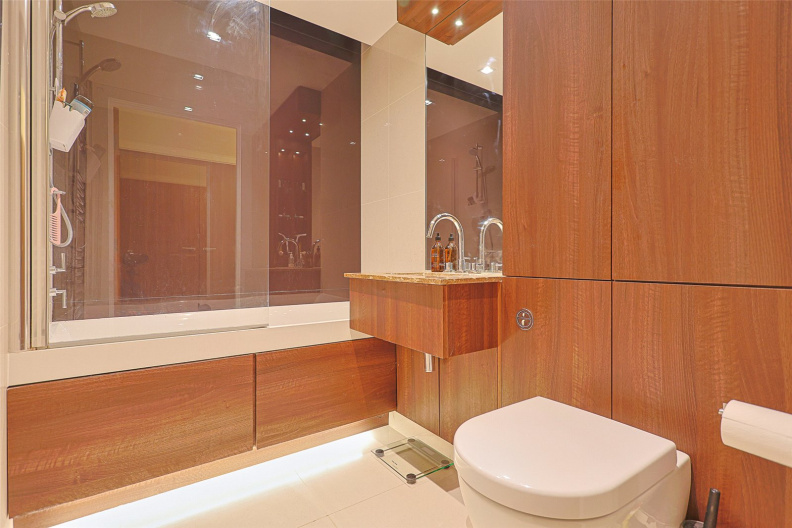 2 bedrooms apartments/flats to sale in Dickens Yard, Ealing-image 7