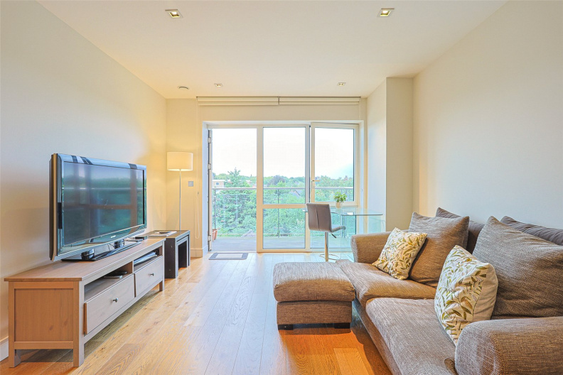 2 bedrooms apartments/flats to sale in Dickens Yard, Ealing-image 6