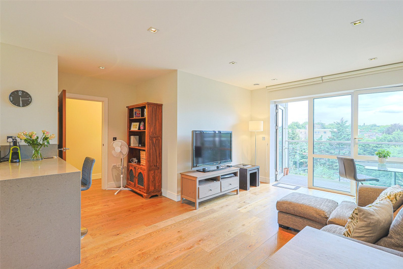 2 bedrooms apartments/flats to sale in Dickens Yard, Ealing-image 9