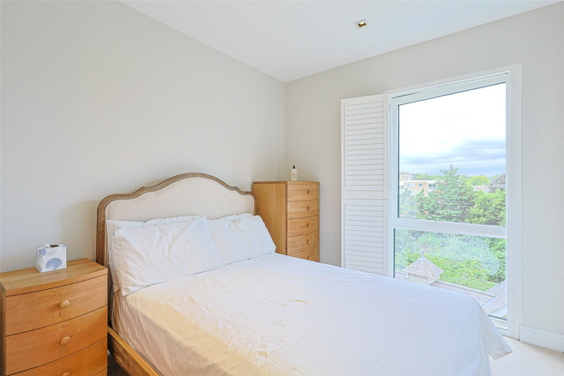 2 bedrooms apartments/flats to sale in Dickens Yard, Ealing-image 19