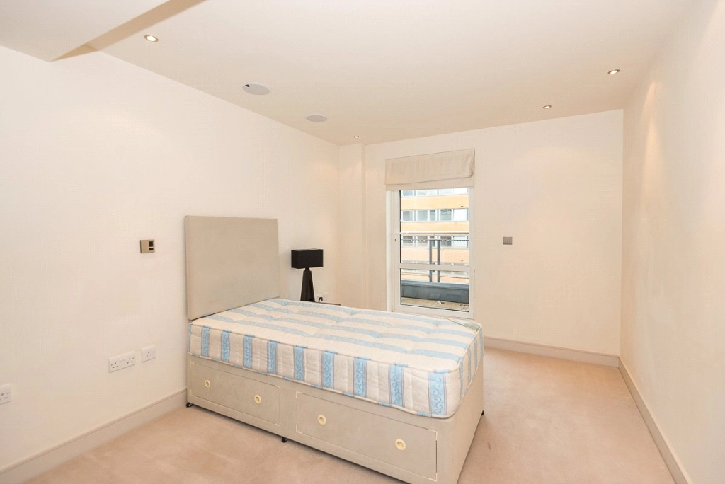 3 bedrooms apartments/flats for sale in Park Street, Chelsea Creek - SW6 view 5