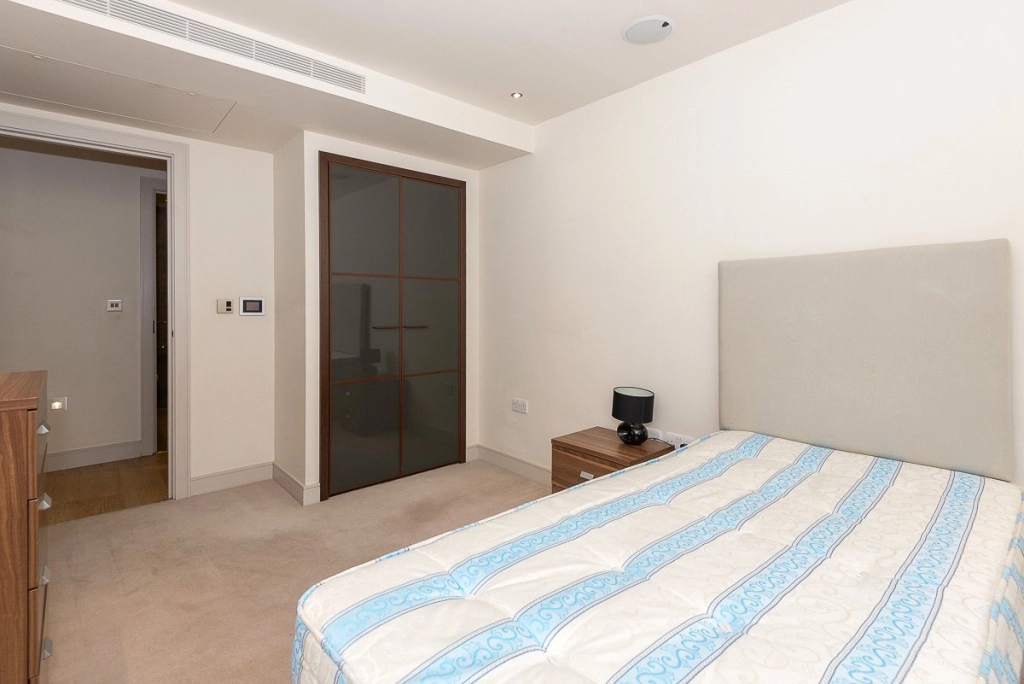 3 bedrooms apartments/flats for sale in Park Street, Chelsea Creek - SW6 view 6