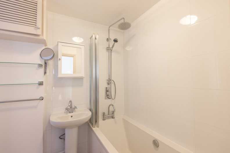 1 bedroom apartments/flats to sale in Garrick House, Carrington Street, Mayfair-image 7