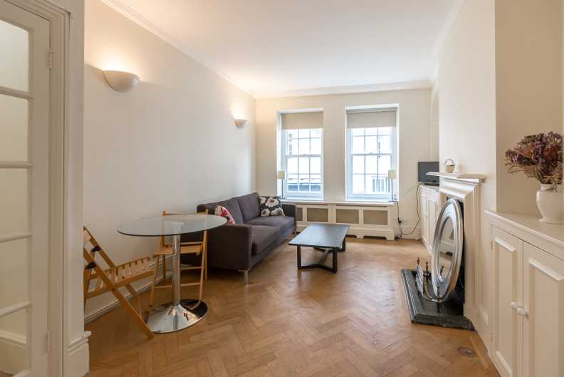 1 bedroom apartments/flats to sale in Garrick House, Carrington Street, Mayfair-image 2