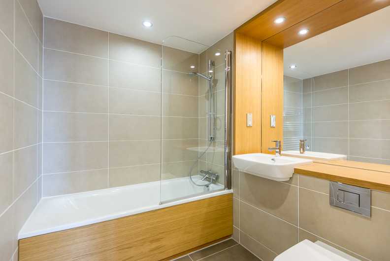 1 bedroom apartments/flats to sale in Barking Road, Canning Town-image 5