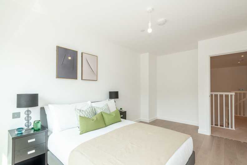 2 bedrooms apartments/flats to sale in Colindale Gardens, Colindale-image 3