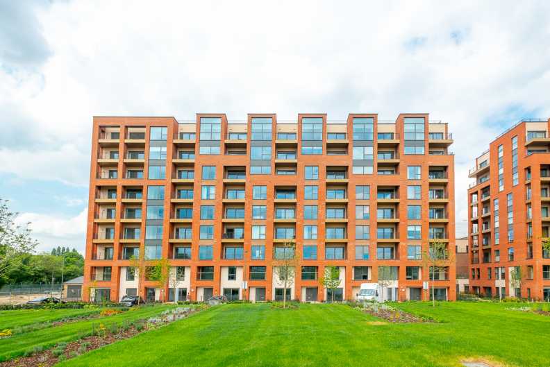 2 bedrooms apartments/flats to sale in Colindale Gardens, Colindale-image 4
