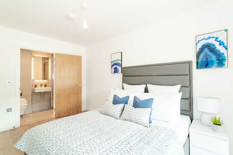 2 bedrooms apartments/flats to sale in Colindale Gardens, Colindale-image 14