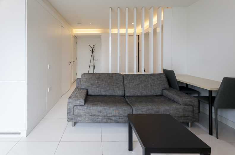 Studio apartments/flats to sale in Pan Peninsula Square, Canary Wharf-image 7