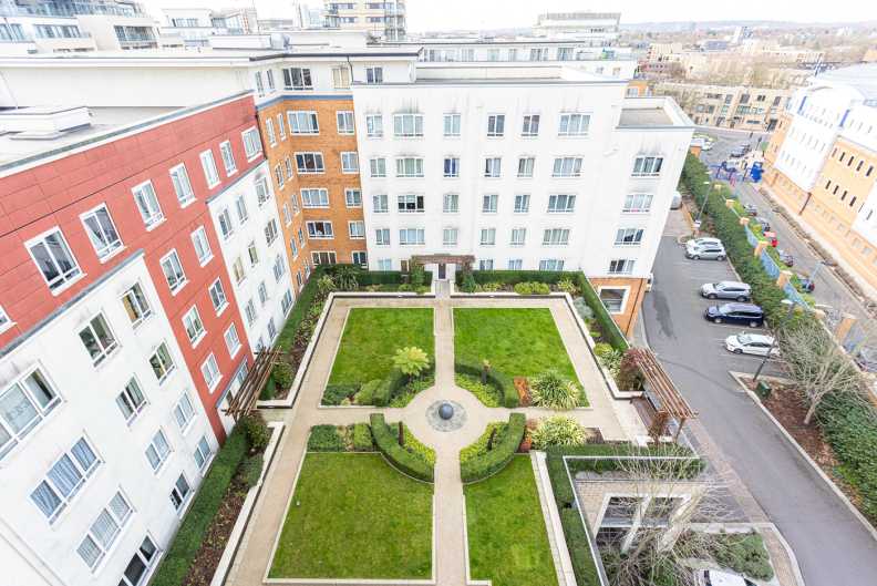 3 bedrooms apartments/flats to sale in Boulevard Drive, Beaufort Park, Colindale-image 21