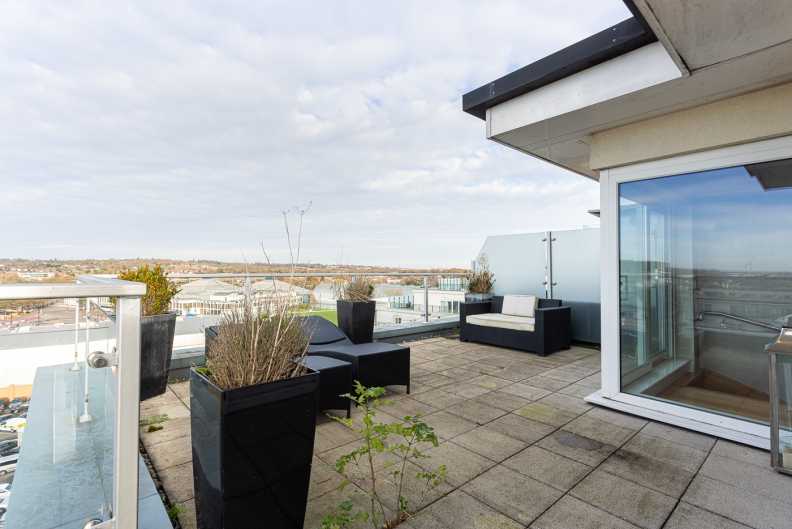 3 bedrooms apartments/flats to sale in Boulevard Drive, Beaufort Park, Colindale-image 11