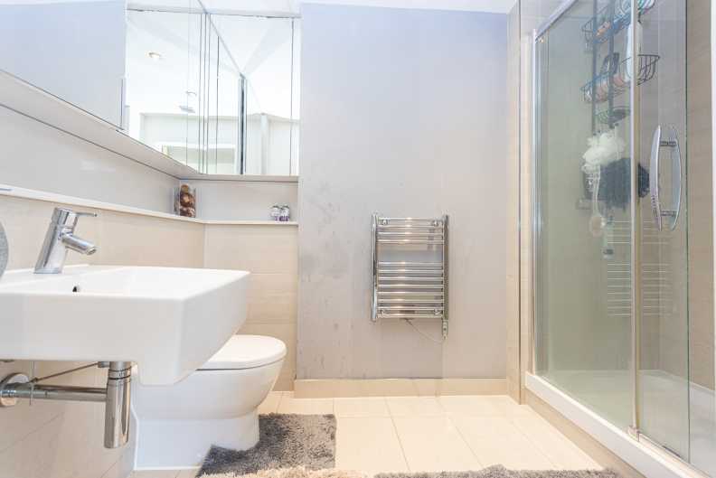 3 bedrooms apartments/flats to sale in Boulevard Drive, Beaufort Park, Colindale-image 10