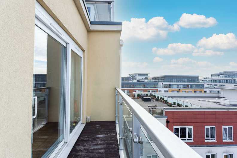 3 bedrooms apartments/flats to sale in Boulevard Drive, Beaufort Park, Colindale-image 14