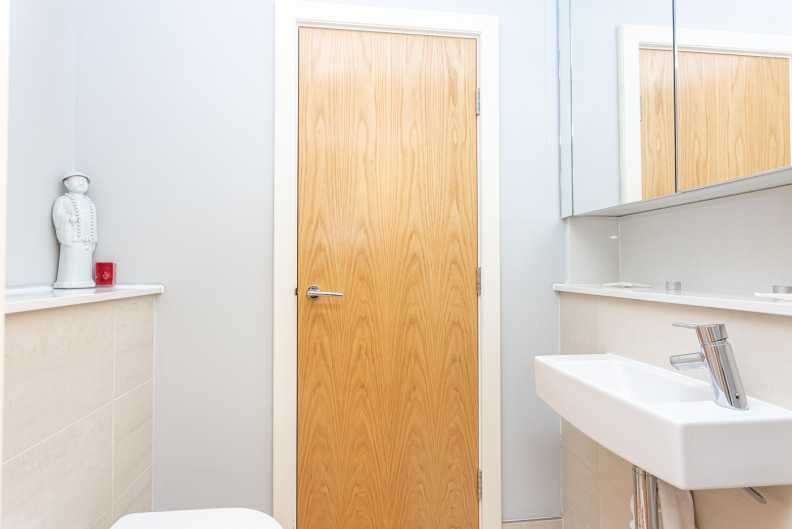 3 bedrooms apartments/flats to sale in Boulevard Drive, Beaufort Park, Colindale-image 19