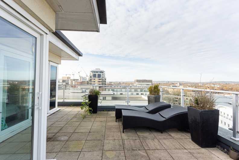 3 bedrooms apartments/flats to sale in Boulevard Drive, Beaufort Park, Colindale-image 2