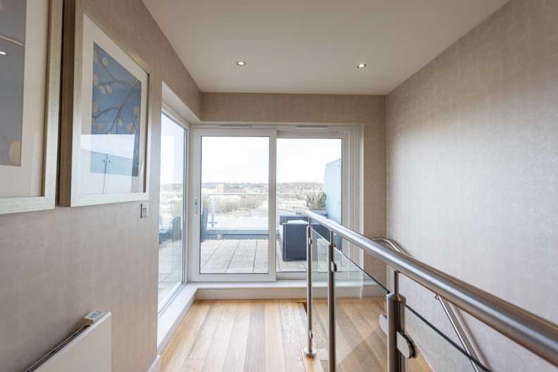 3 bedrooms apartments/flats to sale in Boulevard Drive, Beaufort Park, Colindale-image 33