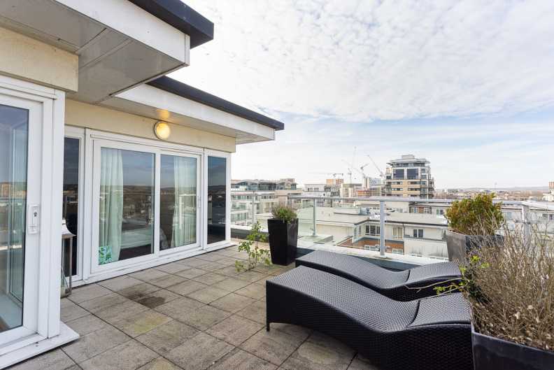 3 bedrooms apartments/flats to sale in Boulevard Drive, Beaufort Park, Colindale-image 29