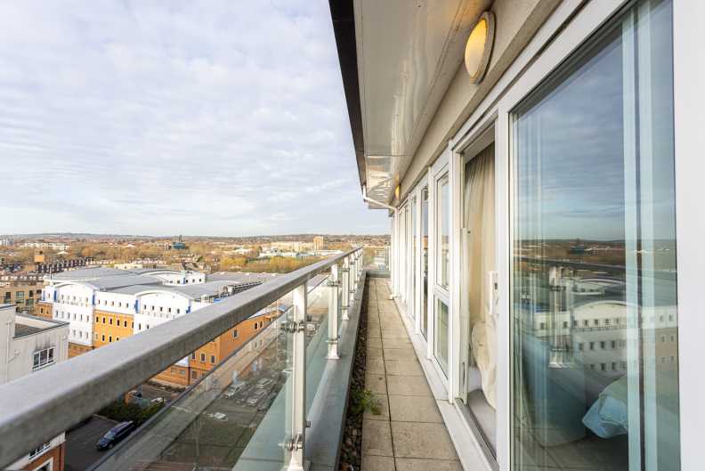 3 bedrooms apartments/flats to sale in Boulevard Drive, Beaufort Park, Colindale-image 32