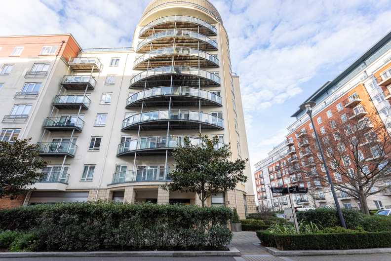 3 bedrooms apartments/flats to sale in Boulevard Drive, Beaufort Park, Colindale-image 42