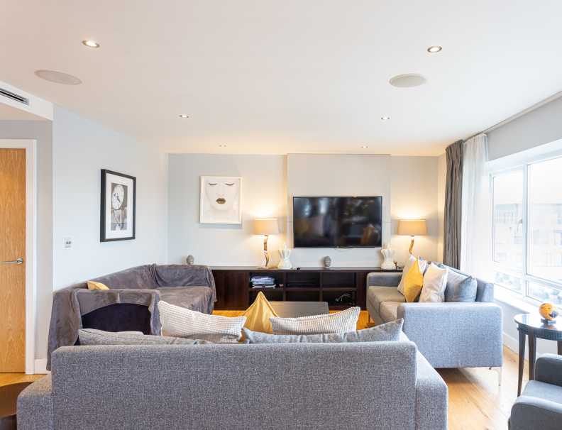 3 bedrooms apartments/flats to sale in Boulevard Drive, Beaufort Park, Colindale-image 24